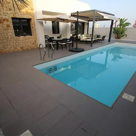 Pmt20 - Private With Large Pool Villa *