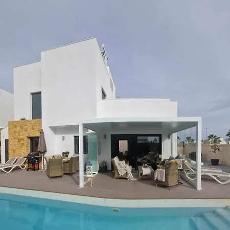 Pmt20 - Private With Large Pool Villa Rojales
